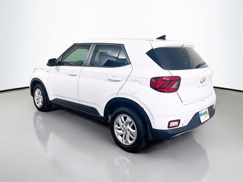 Used 2021 Hyundai Venue SE FWD image 7