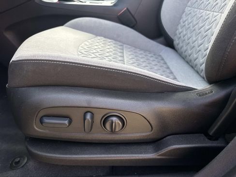 Used 2022 Chevrolet Equinox LT AWD/4WD image 16