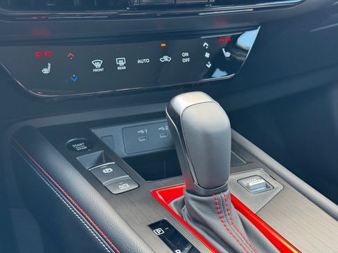 New 2025 Nissan Kicks SR w/ SR Premium Package image 21