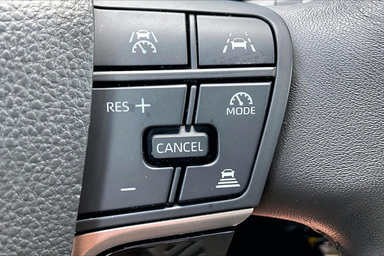 Used 2025 Toyota Camry XSE AWD/4WD image 33
