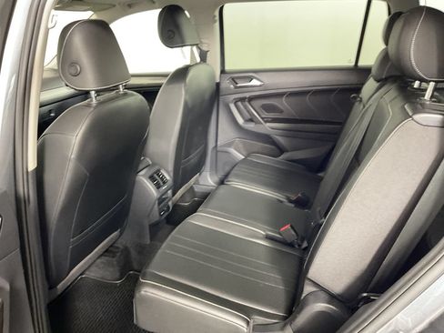 Used 2023 Volkswagen Tiguan SE w/ Panoramic Sunroof Package FWD image 20