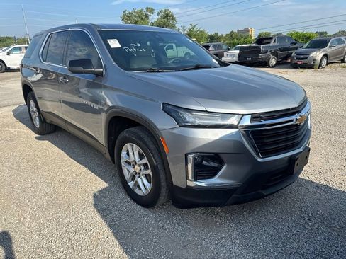 Used 2023 Chevrolet Traverse LS FWD image 1