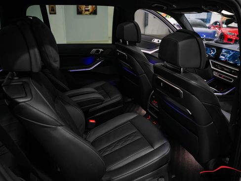 Used 2024 BMW X7 xDrive40i w/ M Sport Package image 9