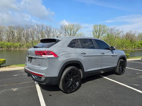 Used 2022 Volkswagen Atlas Cross Sport SE w/ Panoramic Sunroof Package AWD/4WD image 6