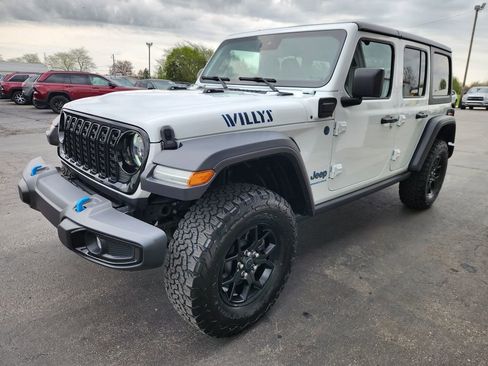 Used 2024 Jeep Wrangler Unlimited AWD/4WD image 8
