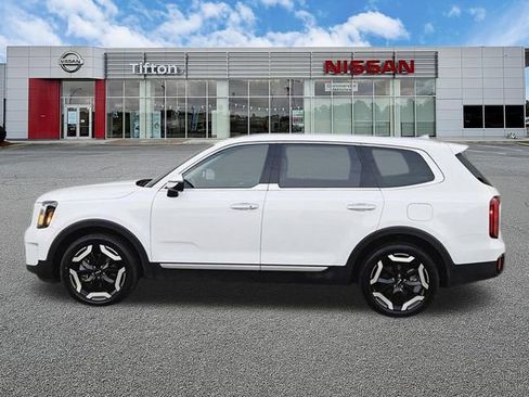 Used 2025 Kia Telluride S FWD image 7