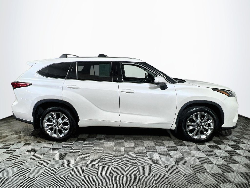 Certified 2021 Toyota Highlander Limited AWD/4WD image 8