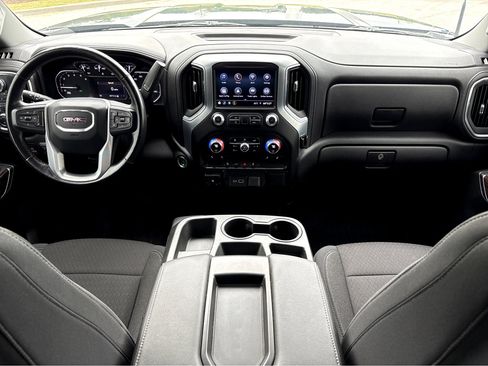 Used 2022 GMC Sierra 2500 SLE w/ SLE Value Package; image 4