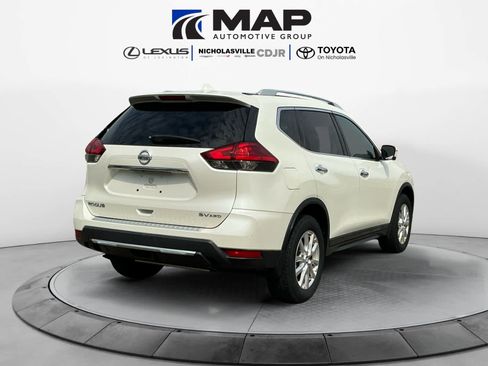Used 2017 Nissan Rogue SV AWD/4WD image 5