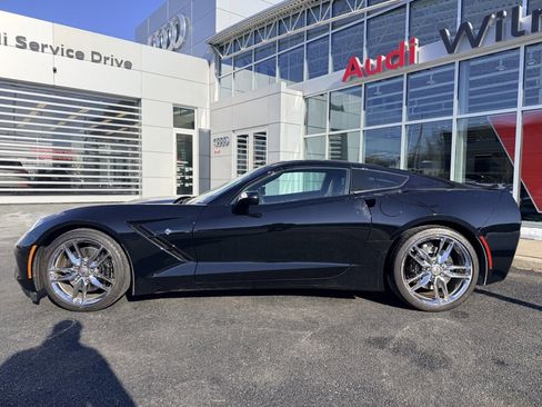 Used 2015 Chevrolet Corvette Stingray Coupe w/ 2LT Preferred Equipment Group image 3