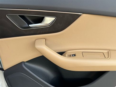 Used 2023 Audi Q8 Premium w/ Convenience Package image 21