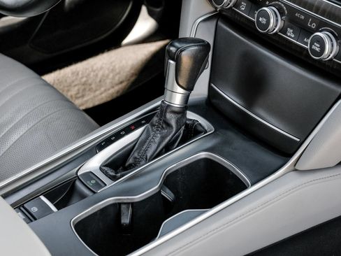 Used 2018 Honda Accord EX-L image 27