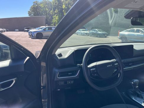 Used 2025 Kia K4 FWD image 33
