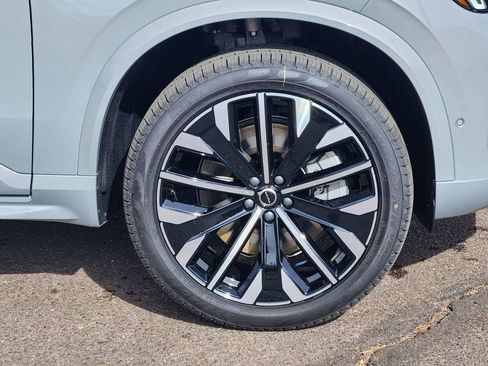 New 2026 Volvo XC90 T8 Plus w/ Protection Package Premier AWD/4WD image 30