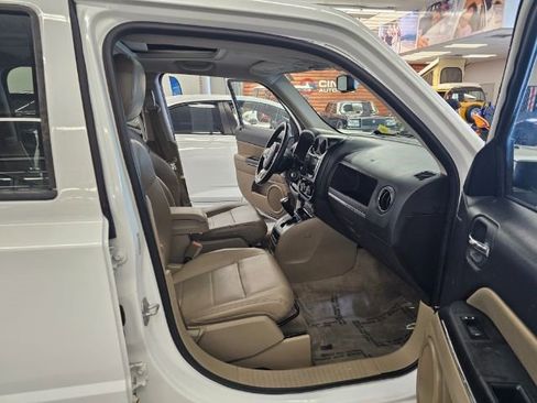 Used 2014 Jeep Patriot Limited w/ Sun/Sound Group image 29