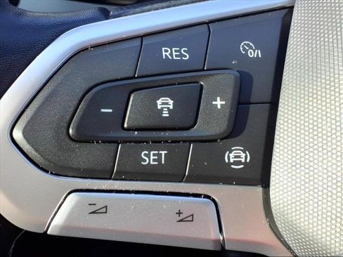 Certified 2023 Volkswagen Atlas SE w/ Black Wheel Package image 19