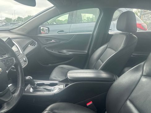 Used 2019 Chevrolet Malibu LT w/ Leather Package FWD image 31