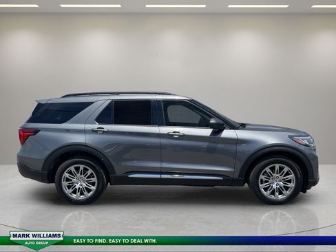 Used 2025 Ford Explorer Active w/ Active Comfort Package AWD/4WD image 2