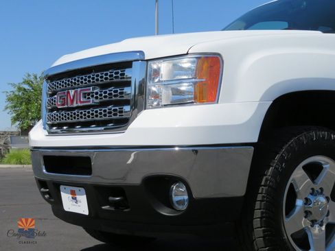 Used 2013 GMC Sierra 2500 SLT w/ SLT Convenience Package AWD/4WD image 36