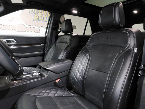 Used 2019 Ford Explorer Platinum image 37