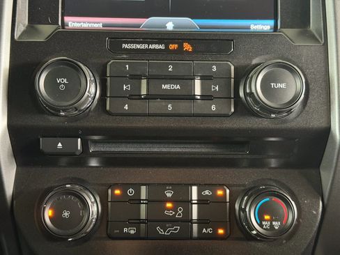 Used 2015 Ford F150 XLT AWD/4WD image 29