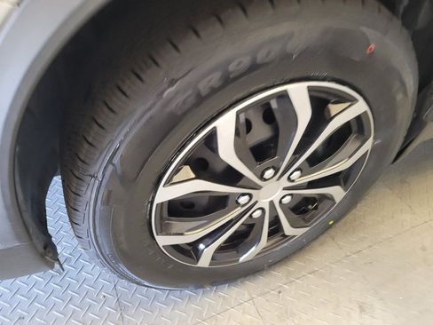 Used 2020 Nissan Rogue S FWD image 31