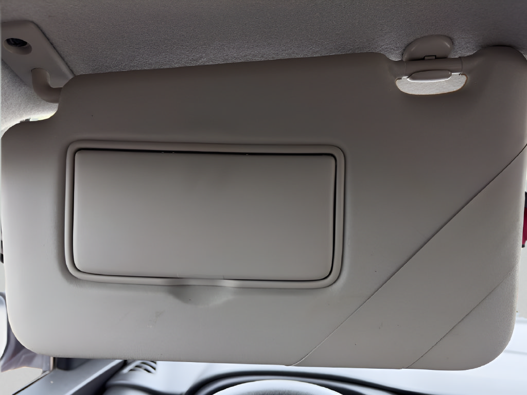 Certified 2024 Nissan Kicks SR w/ SR Premium Package FWD image 25