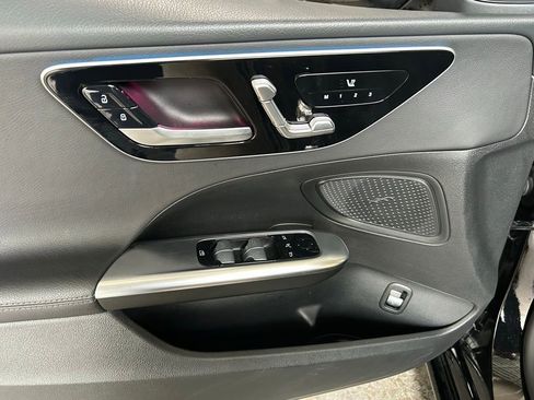 Used 2025 Mercedes-Benz C 300 4MATIC Sedan image 16