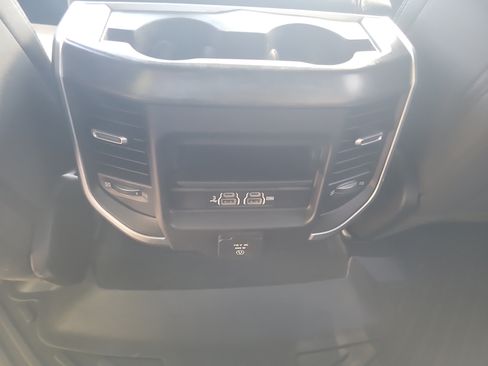 Used 2020 RAM 1500 Big Horn AWD/4WD image 16