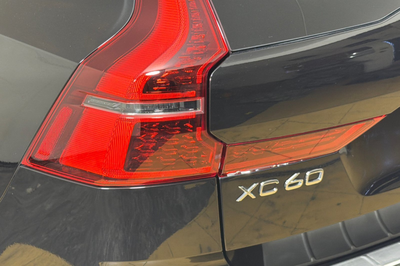 Used 2026 Volvo XC60 B5 Ultra AWD/4WD image 25
