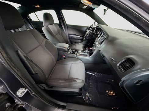 Used 2022 Dodge Charger SXT w/ Driver Convenience Group image 29