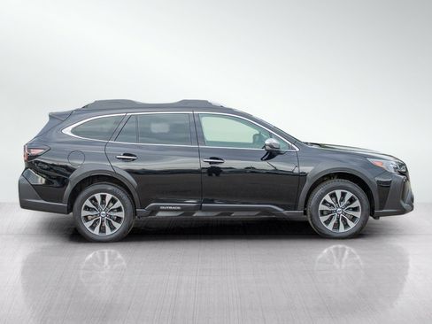 Used 2023 Subaru Outback Touring XT AWD/4WD image 6