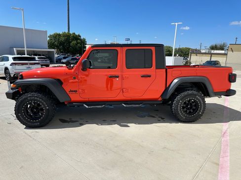 Used 2023 Jeep Gladiator Sport w/ Off Road Group AWD/4WD image 4