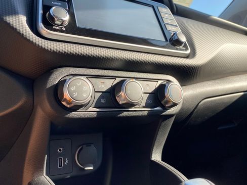 New 2025 Nissan Kicks Play S image 27