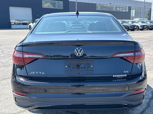 Used 2024 Volkswagen Jetta SE FWD image 7