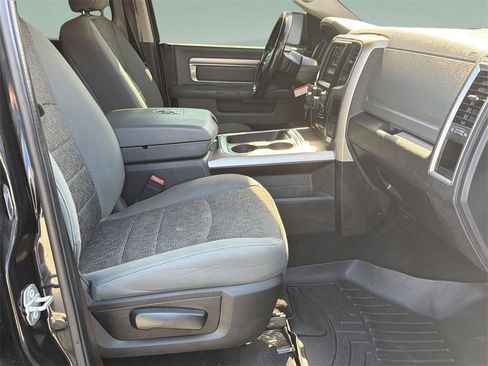 Used 2018 RAM 1500 Big Horn image 39