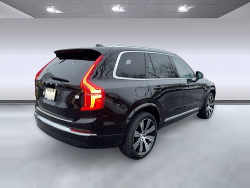 Certified 2024 Volvo XC90 T8 Ultimate w/ Protection Package Premier image 9