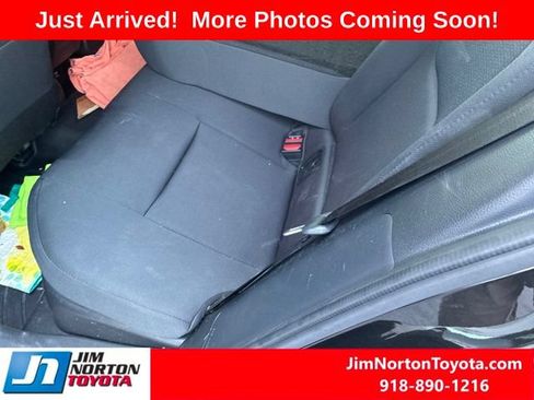 Used 2023 Toyota Prius LE FWD image 8