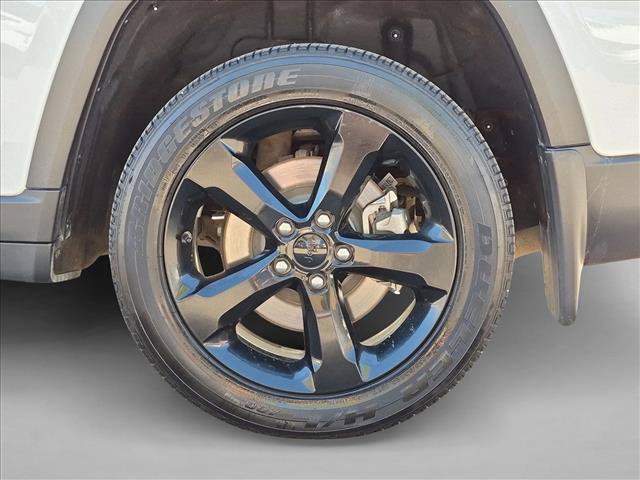 Used 2024 Jeep Grand Cherokee L Laredo AWD/4WD image 24