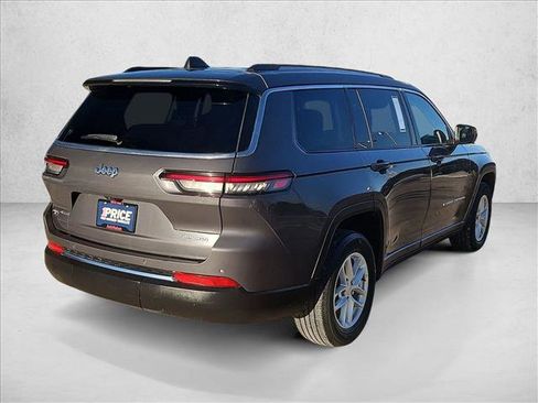 Used 2023 Jeep Grand Cherokee L Laredo image 5