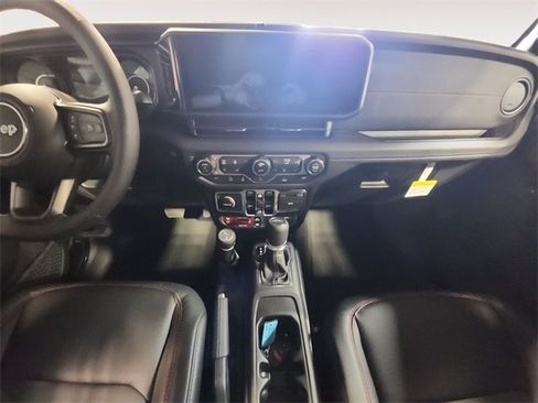 New 2025 Jeep Gladiator Rubicon w/ Convenience Group image 11