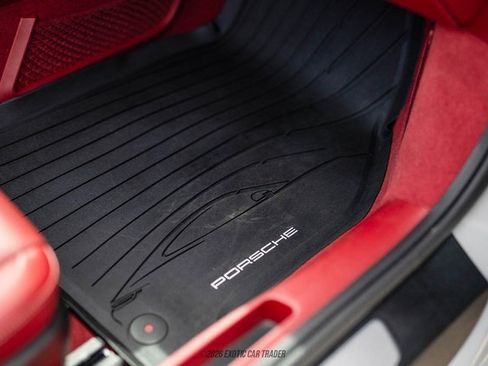 Used 2024 Porsche 911 Carrera image 34
