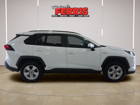 Used 2021 Toyota RAV4 LE AWD/4WD image 6