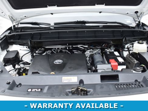 Used 2021 Toyota Highlander XLE image 23