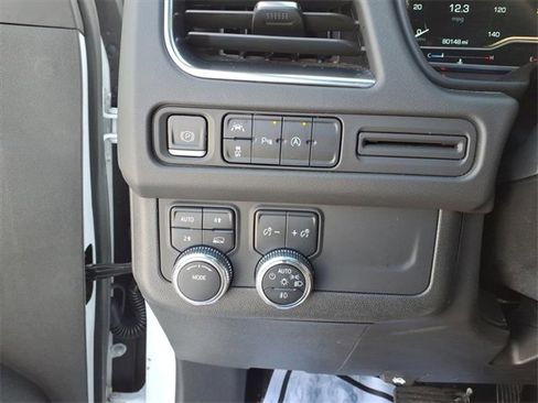 Used 2023 GMC Yukon XL SLT image 15