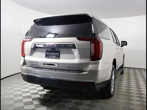Used 2023 GMC Yukon XL SLT w/ SLT Premium Package RWD image 5
