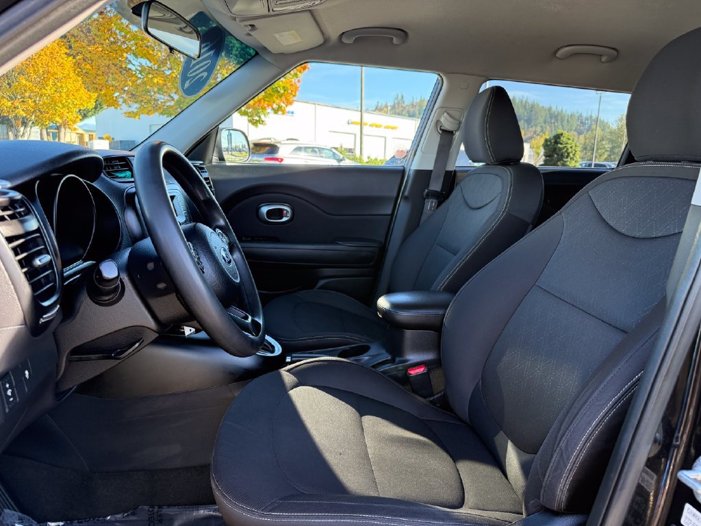 Used 2016 Kia Soul FWD image 15