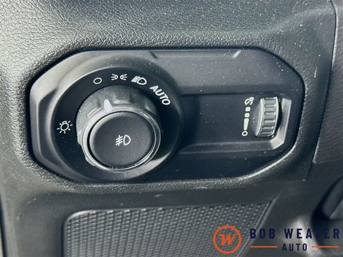 Used 2023 Jeep Wrangler Unlimited Sahara AWD/4WD image 12