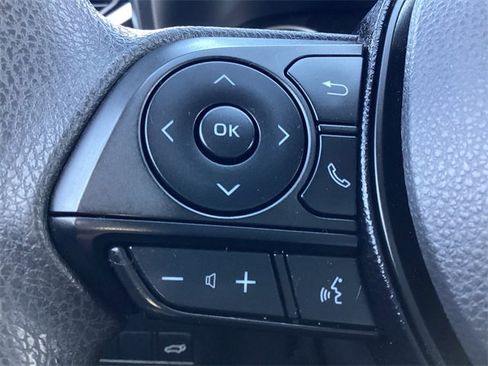 Used 2019 Toyota RAV4 XLE image 18