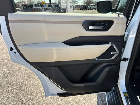 New 2026 Nissan Armada Platinum Reserve image 23